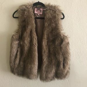 JUICY COUTURE FAUX FUR VEST W/ FRONT POCKETS
